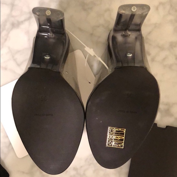 YEEZY
Season 6 PVC Mules
110MMSMOKE
Made in Italy - Picture 5 of 9